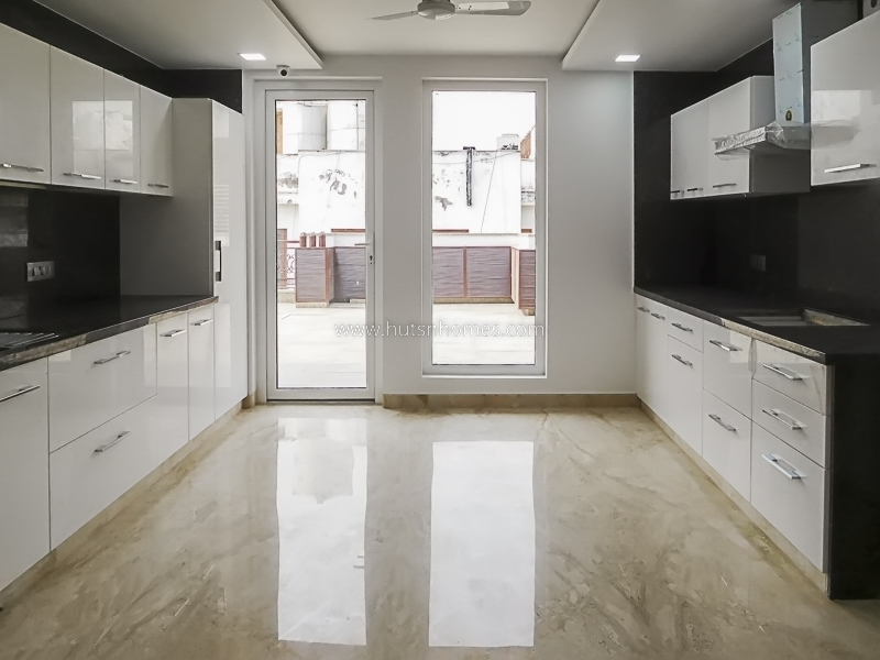 4 BHK Flat For Rent in Vasant Vihar