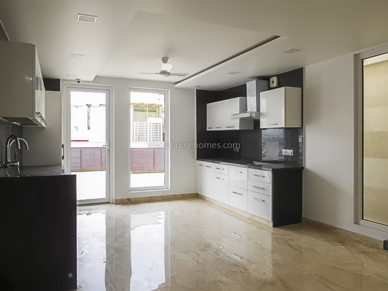 4 BHK Flat For Rent in Vasant Vihar