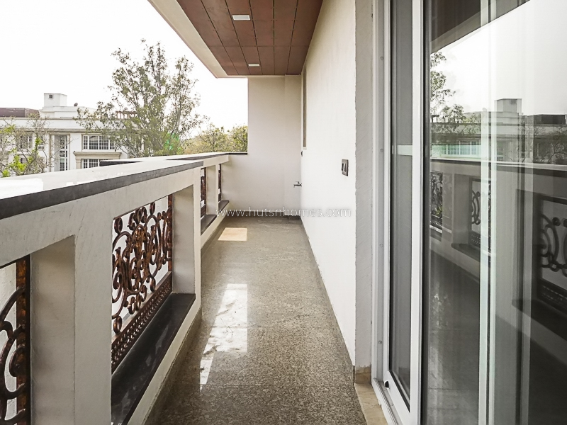 4 BHK Flat For Rent in Vasant Vihar