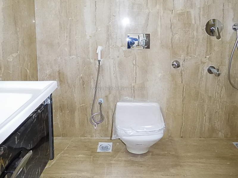 4 BHK Flat For Rent in Vasant Vihar