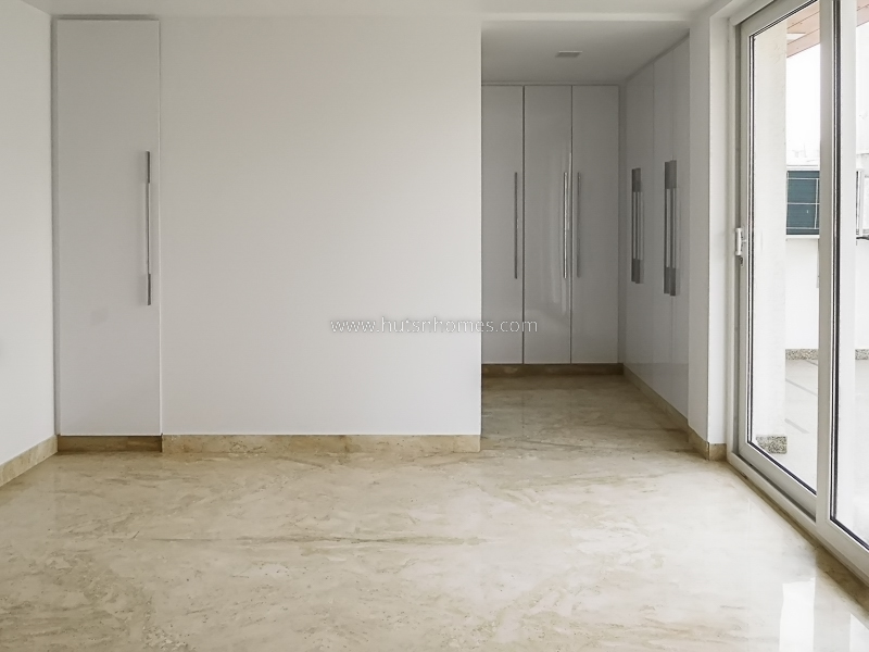 4 BHK Flat For Rent in Vasant Vihar