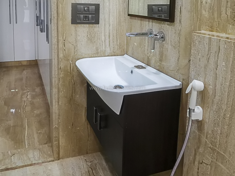 4 BHK Flat For Rent in Vasant Vihar