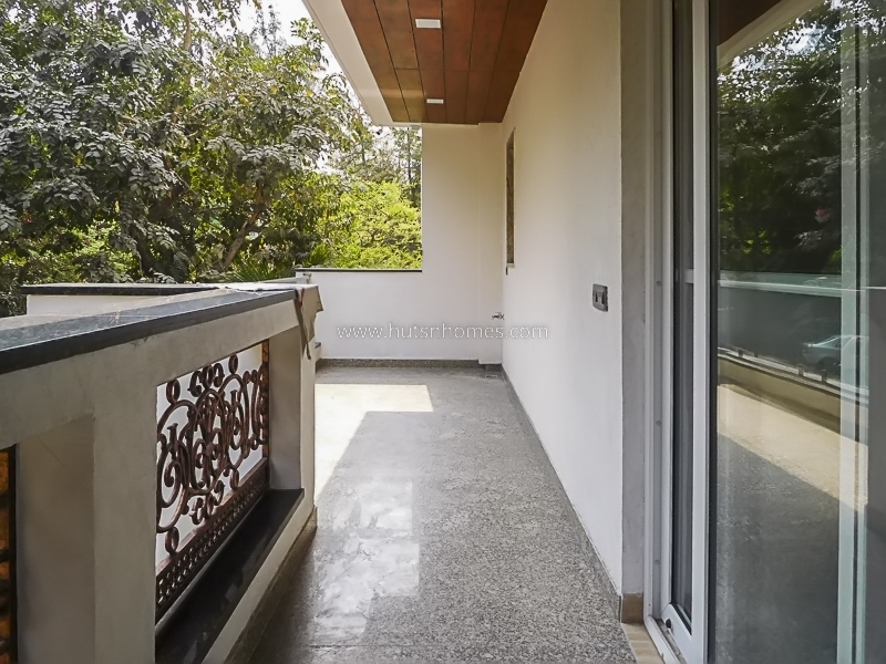 4 BHK Flat For Rent in Vasant Vihar