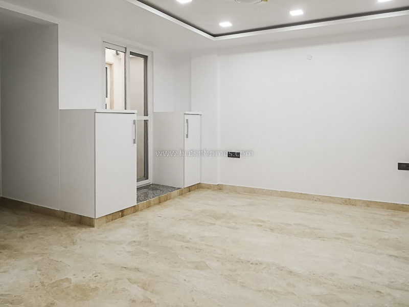 4 BHK Flat For Rent in Vasant Vihar