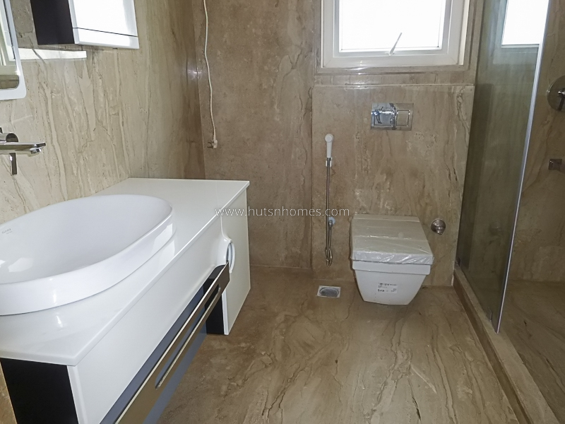 4 BHK Flat For Rent in Vasant Vihar