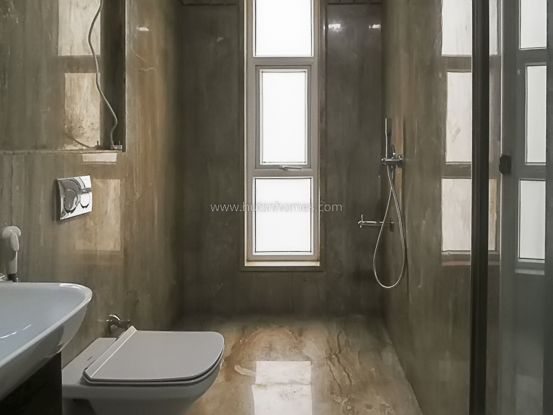 4 BHK Flat For Rent in Vasant Vihar