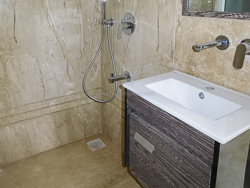 4 BHK Flat For Rent in Vasant Vihar