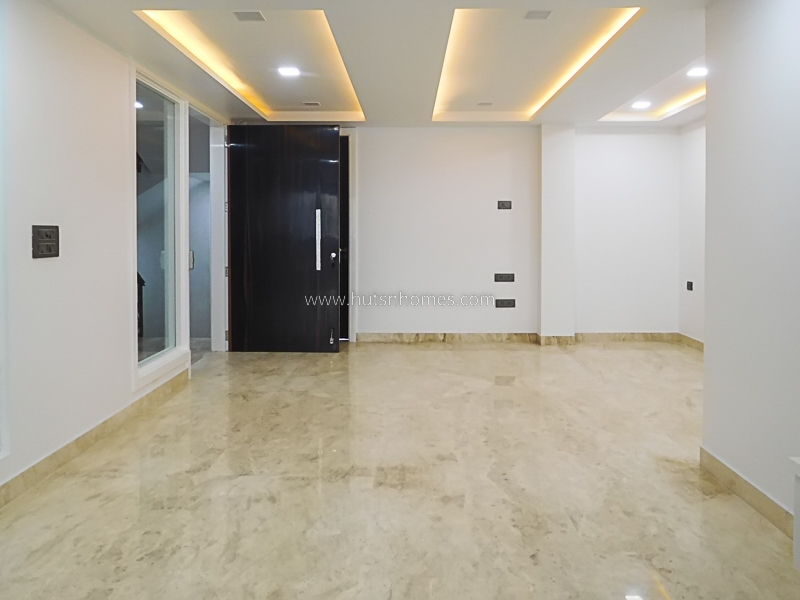 4 BHK Flat For Rent in Vasant Vihar