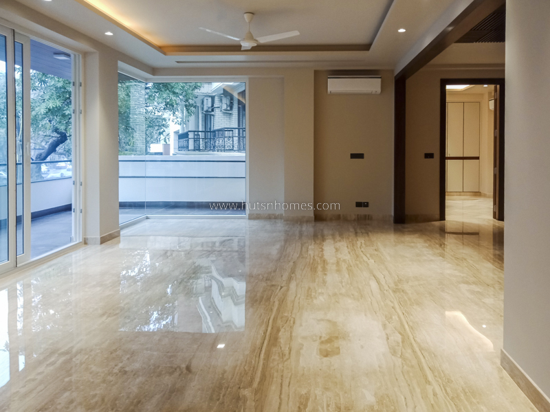 4 BHK Flat For Rent in Safdarjung Development Area