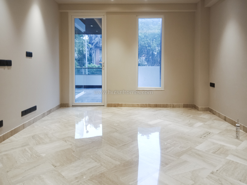 4 BHK Flat For Rent in Safdarjung Development Area