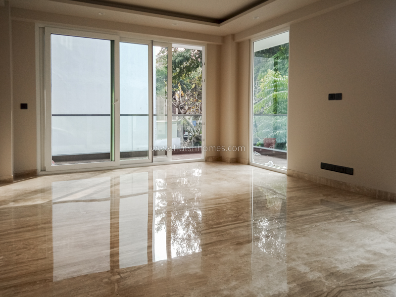 4 BHK Flat For Rent in Safdarjung Development Area