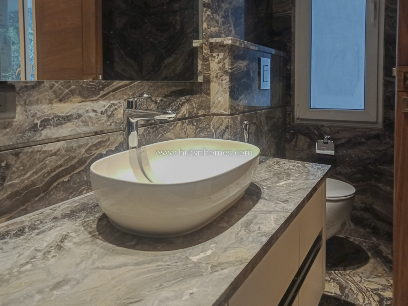 4 BHK Flat For Rent in Safdarjung Development Area