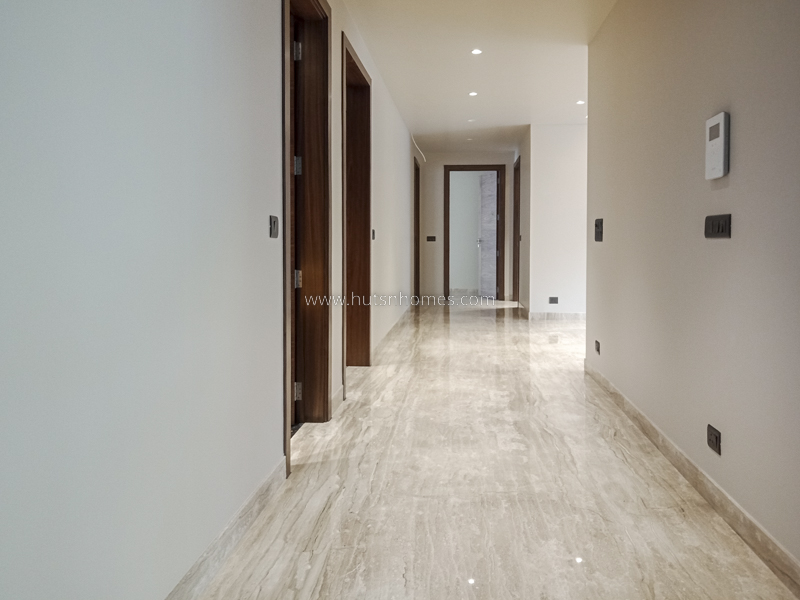 4 BHK Flat For Rent in Safdarjung Development Area