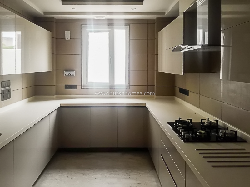 4 BHK Flat For Rent in Safdarjung Development Area