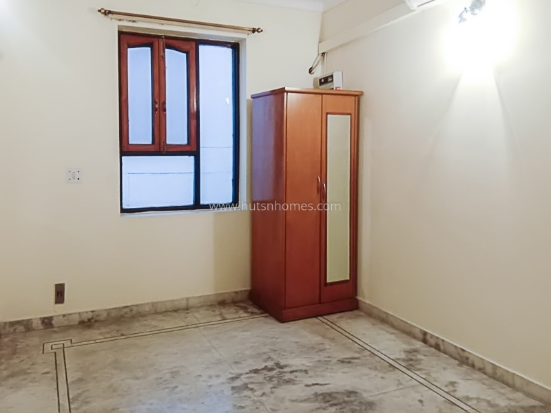 4 BHK Flat For Rent in Vasant Vihar