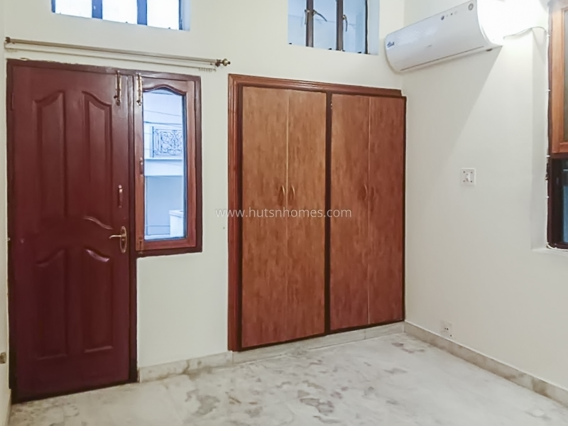 4 BHK Flat For Rent in Vasant Vihar