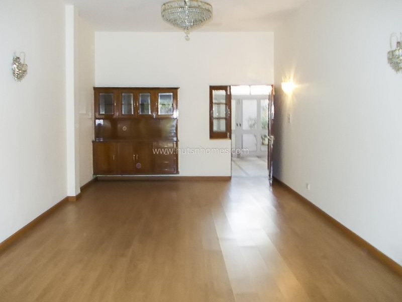 2 BHK Flat For Rent in Nizamuddin East