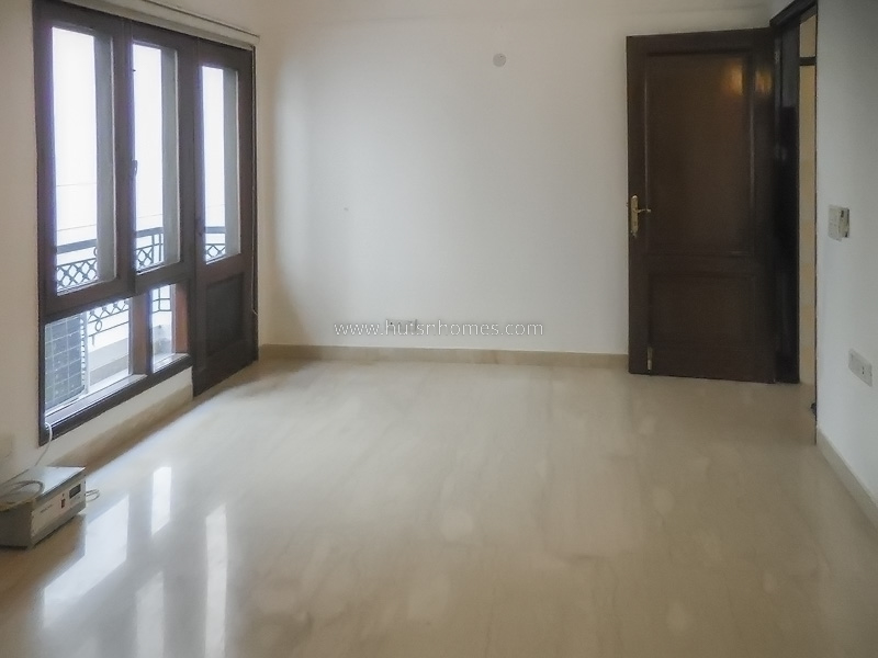 4 BHK Flat For Rent in West End Colony