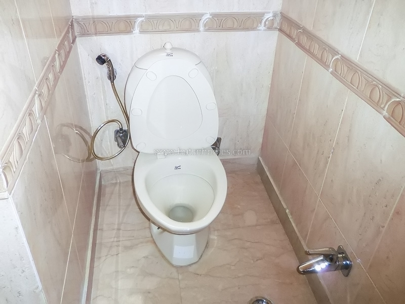 4 BHK Flat For Rent in West End Colony