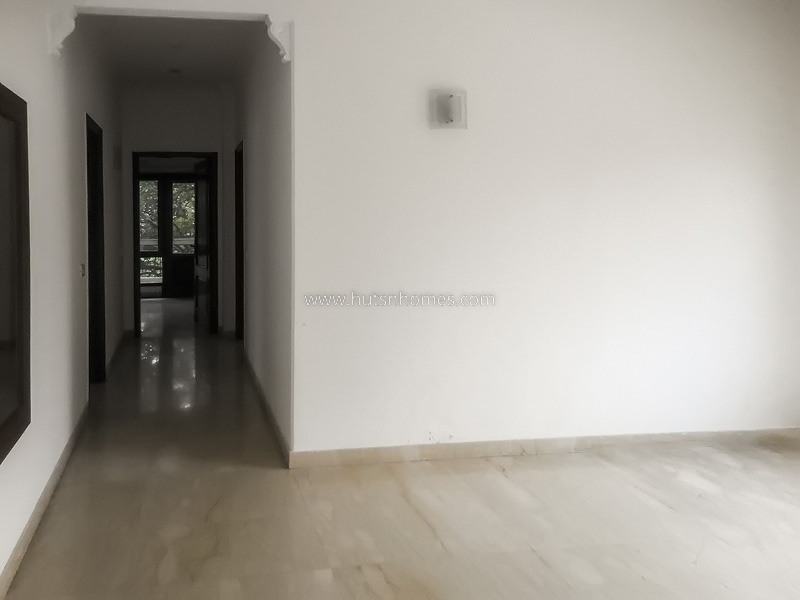 4 BHK Flat For Rent in West End Colony