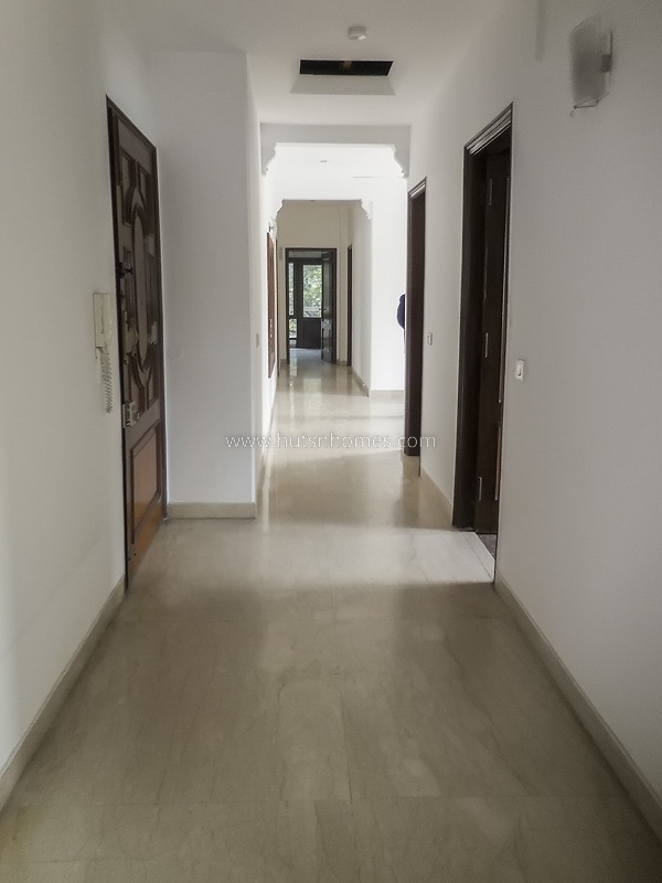 4 BHK Flat For Rent in West End Colony