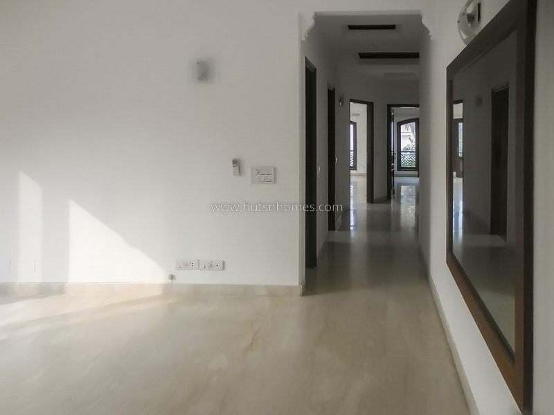 4 BHK Flat For Rent in West End Colony