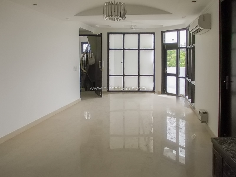 3 BHK Flat For Rent in Defence Colony
