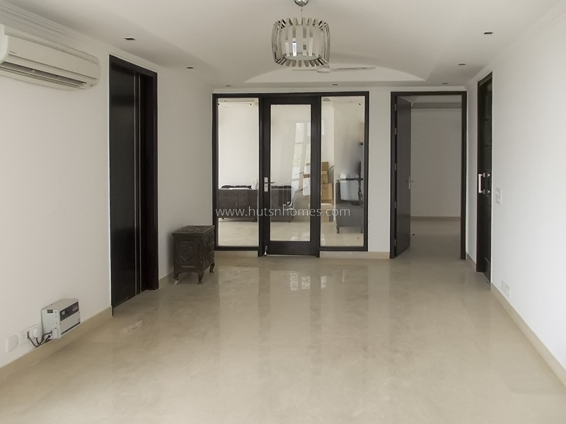 3 BHK Flat For Rent in Defence Colony