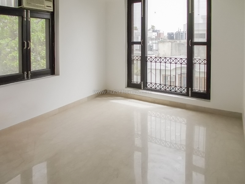 3 BHK Flat For Rent in Defence Colony
