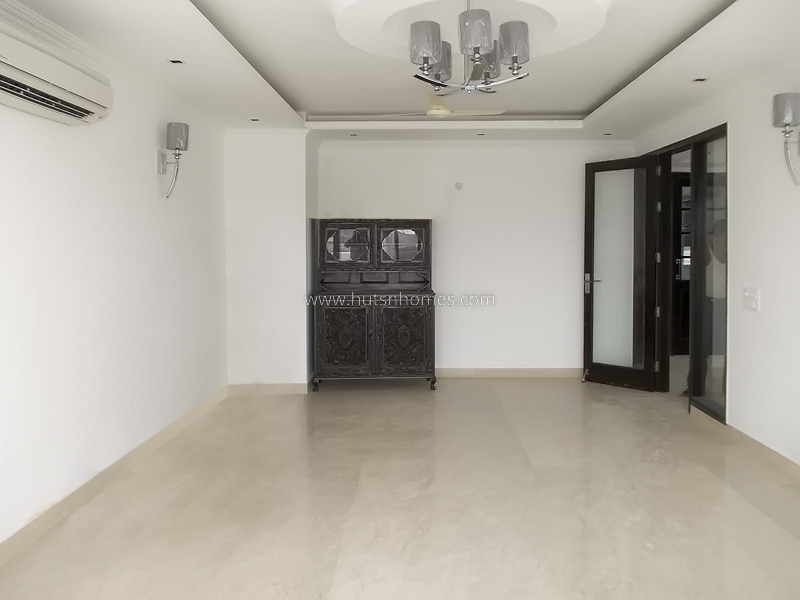 3 BHK Flat For Rent in Defence Colony