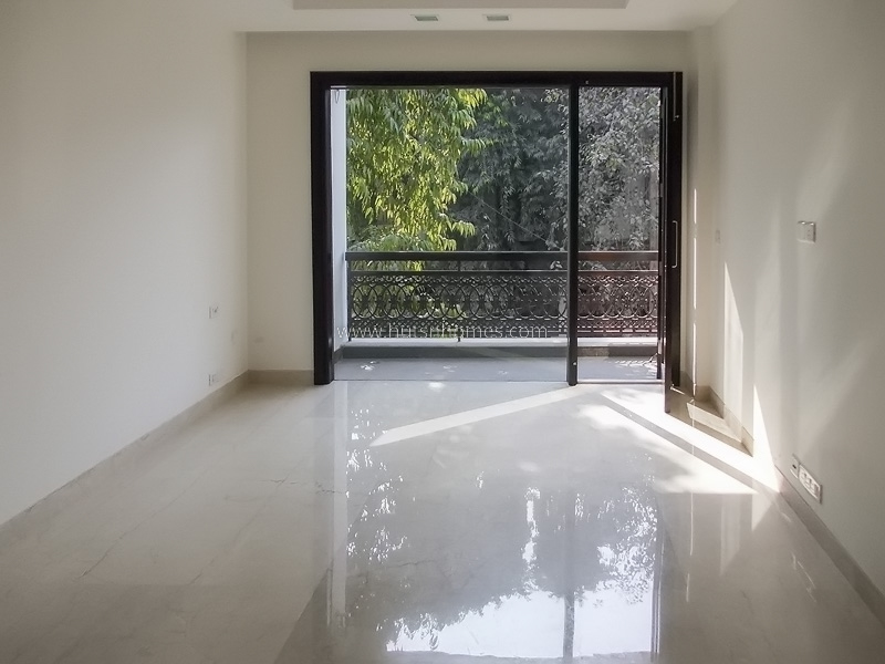 4 BHK Flat For Rent in West End Colony