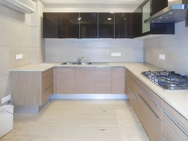4 BHK Flat For Rent in West End Colony