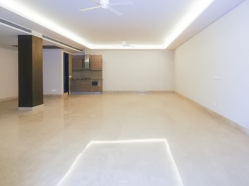 4 BHK Flat For Rent in West End Colony