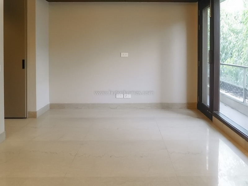 4 BHK Flat For Rent in West End Colony