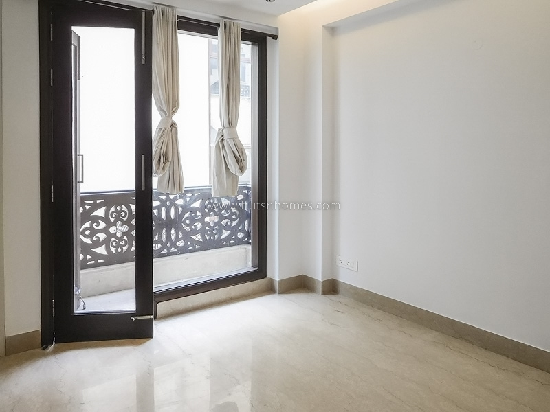 4 BHK Flat For Rent in West End Colony