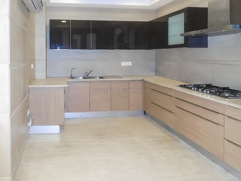 4 BHK Flat For Rent in West End Colony