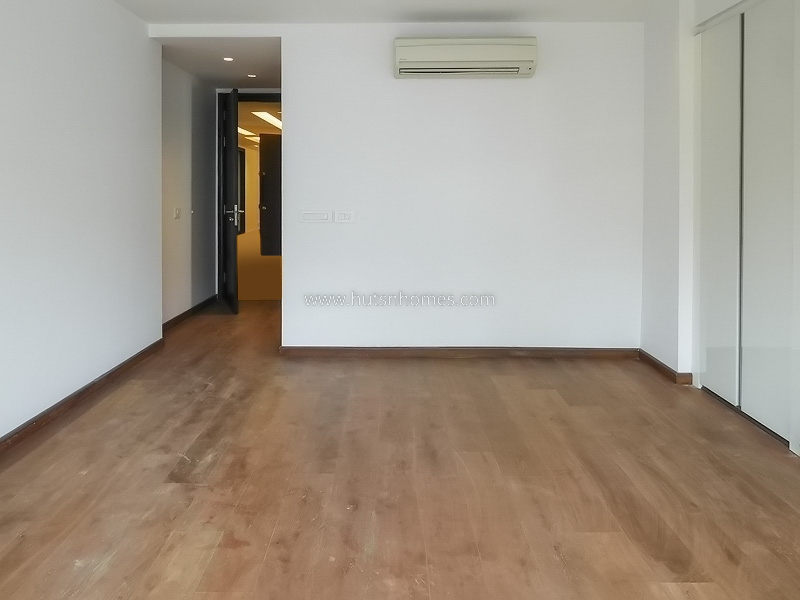 4 BHK Flat For Rent in West End Colony
