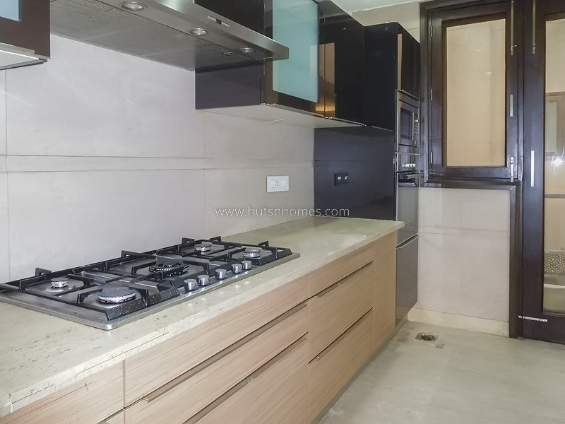 4 BHK Flat For Rent in West End Colony