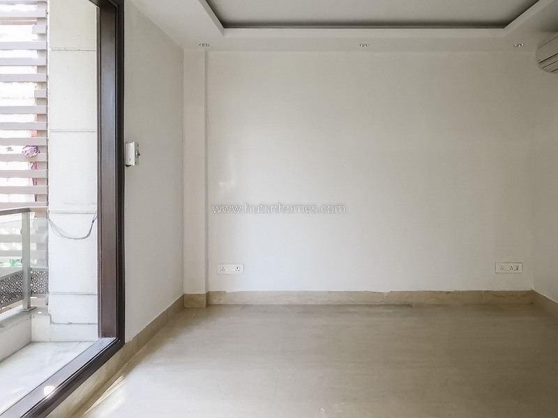 4 BHK Flat For Rent in West End Colony