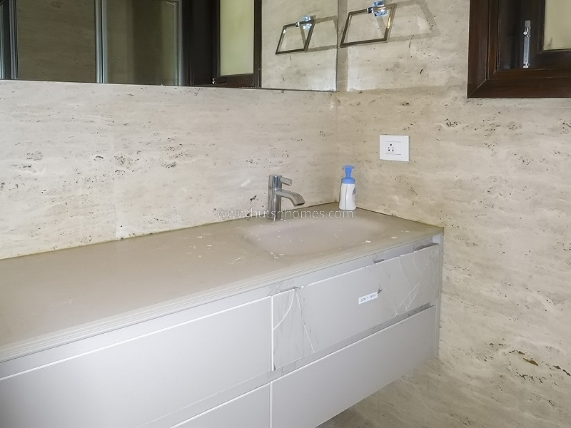 4 BHK Flat For Rent in West End Colony