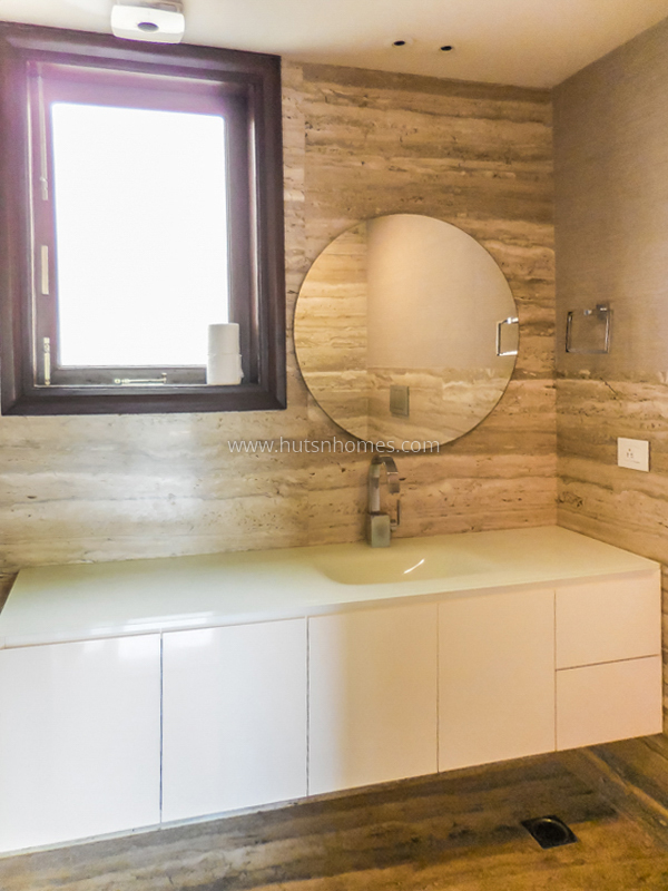 3 BHK Flat For Rent in West End Colony
