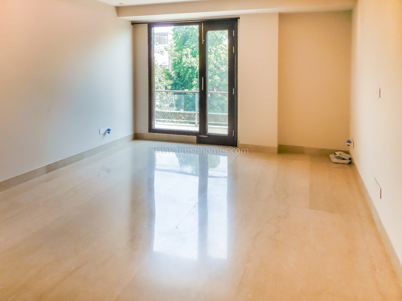 3 BHK Flat For Rent in West End Colony