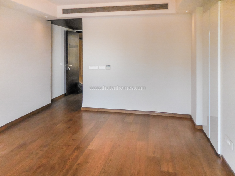 3 BHK Flat For Rent in West End Colony