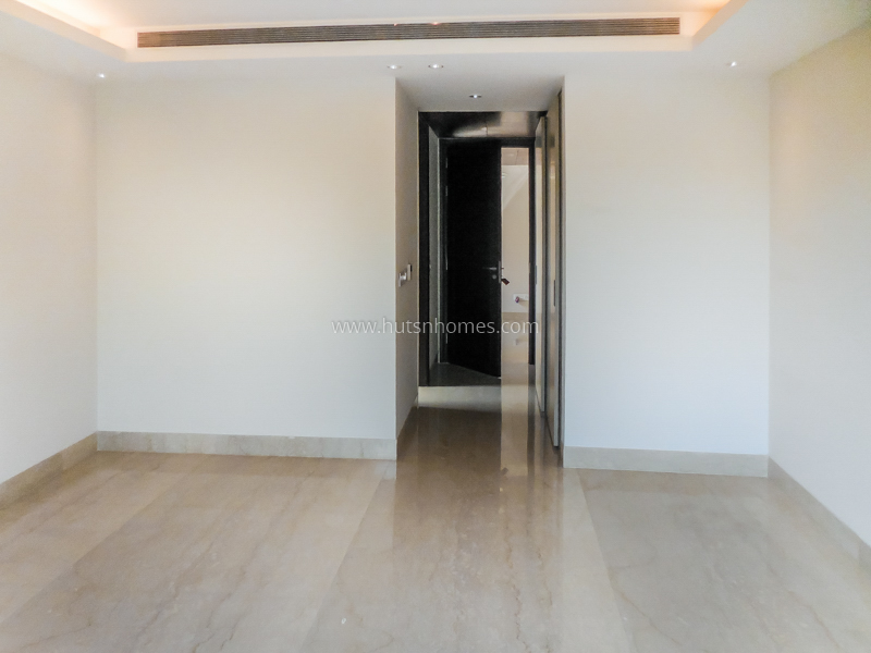 3 BHK Flat For Rent in West End Colony