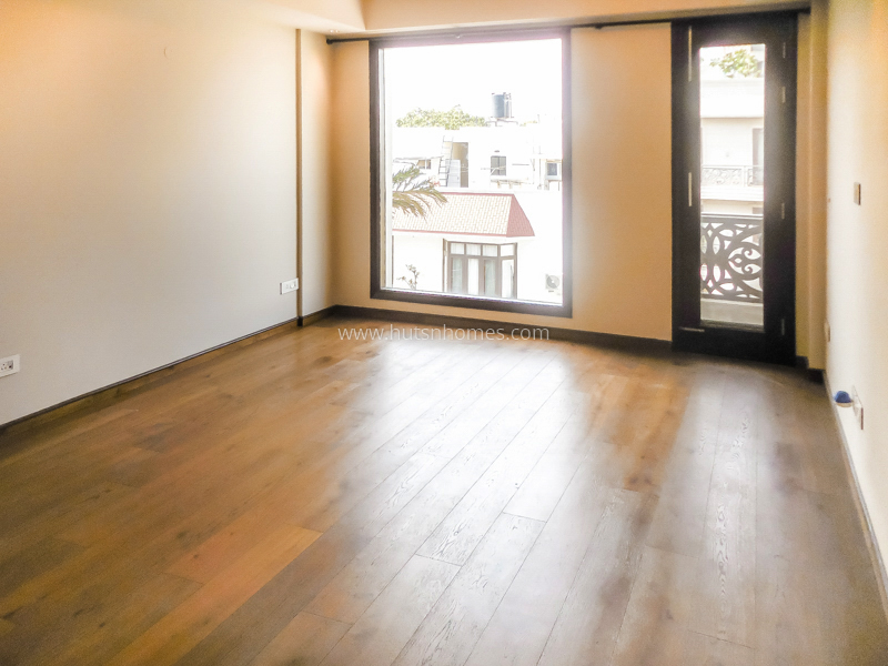 3 BHK Flat For Rent in West End Colony