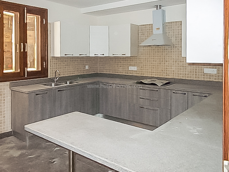 3 BHK Flat For Rent in Defence Colony