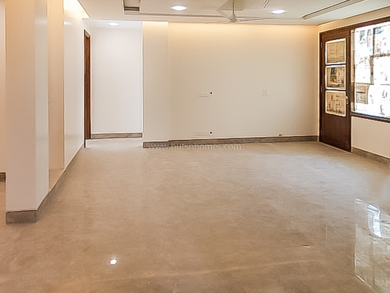 3 BHK Flat For Rent in Defence Colony