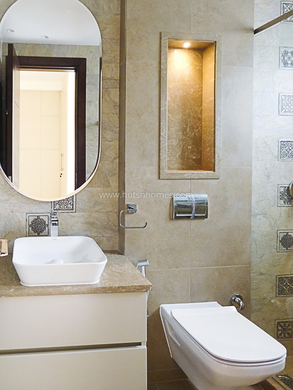 3 BHK Flat For Rent in Defence Colony