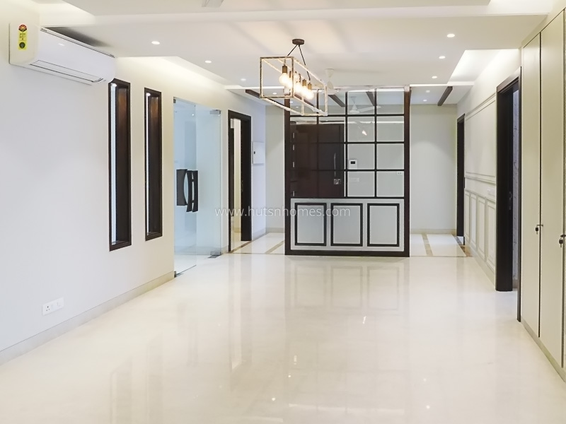 3 BHK Flat For Rent in Defence Colony