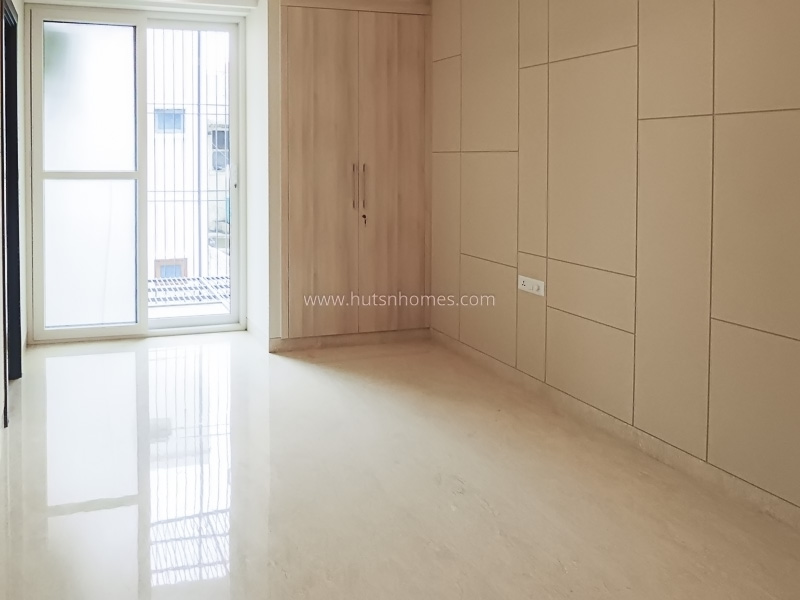 3 BHK Flat For Rent in Defence Colony